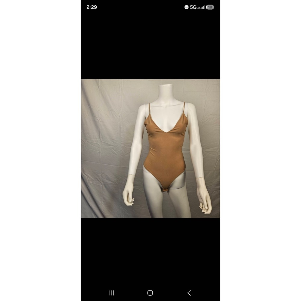 Fashion Nova Womens Bodysuit Tan V-Neck Spaghetti Strap Thong Small B1027